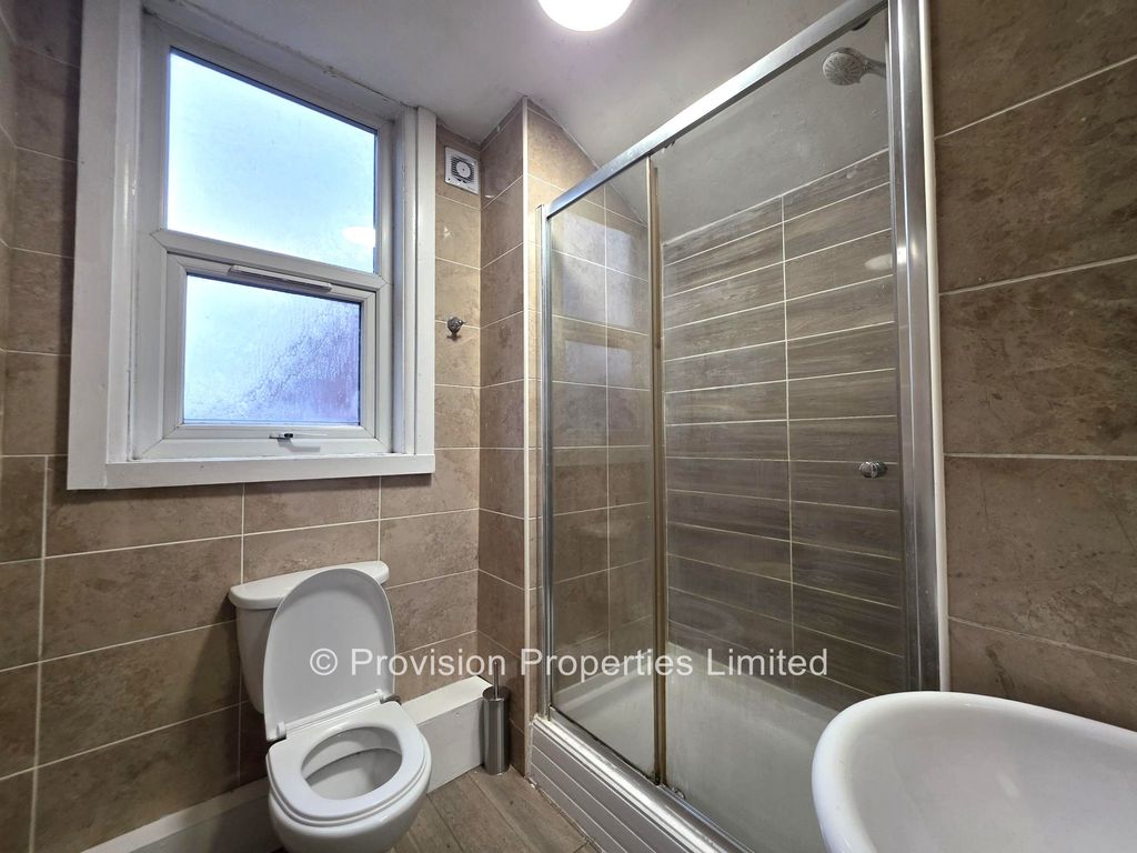 Property photo 3 of 7 Photo