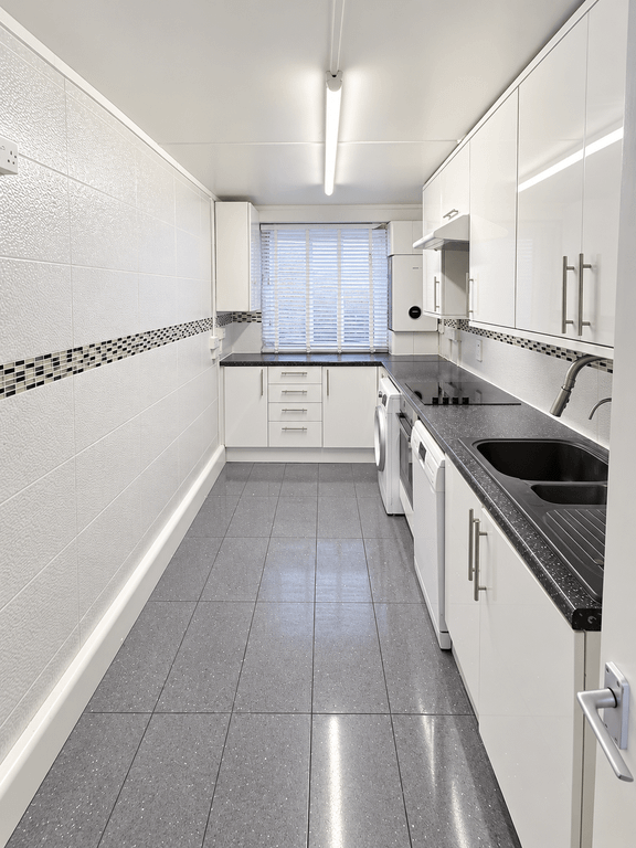 Property photo 2 of 8 Ca5933Fd-14d9-463c-A08E-7F7A4F06E00E