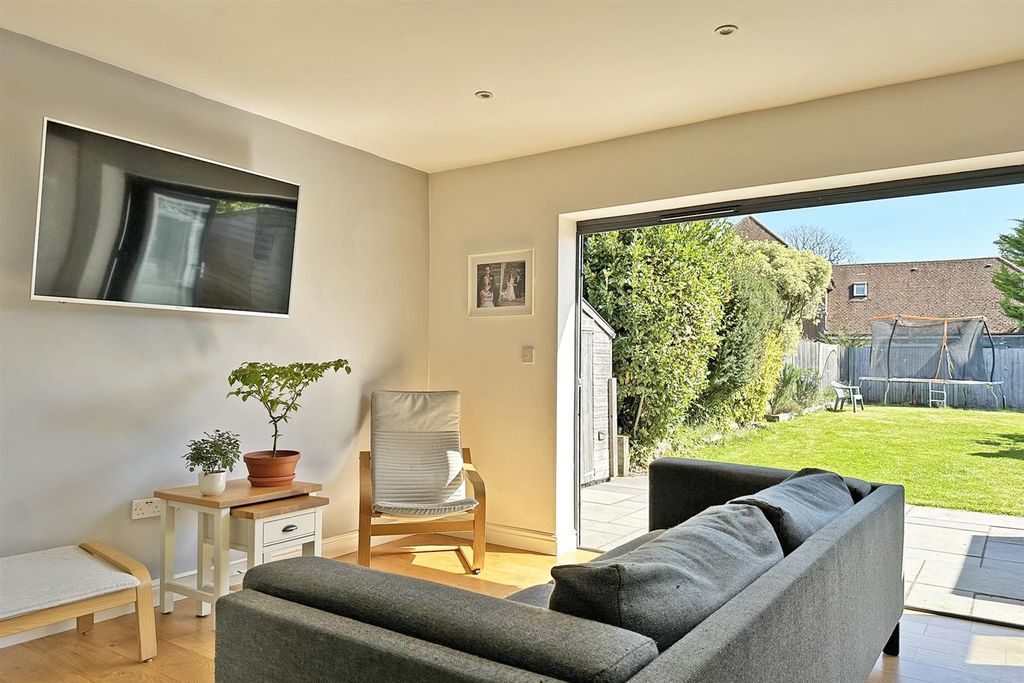 Property photo 2 of 22