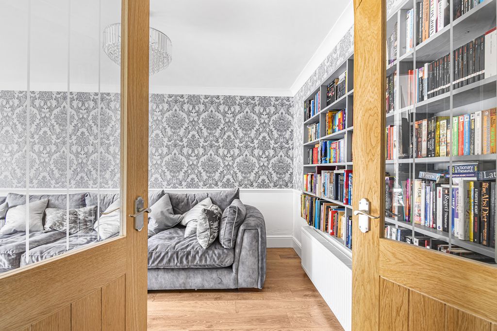 Property photo 3 of 20