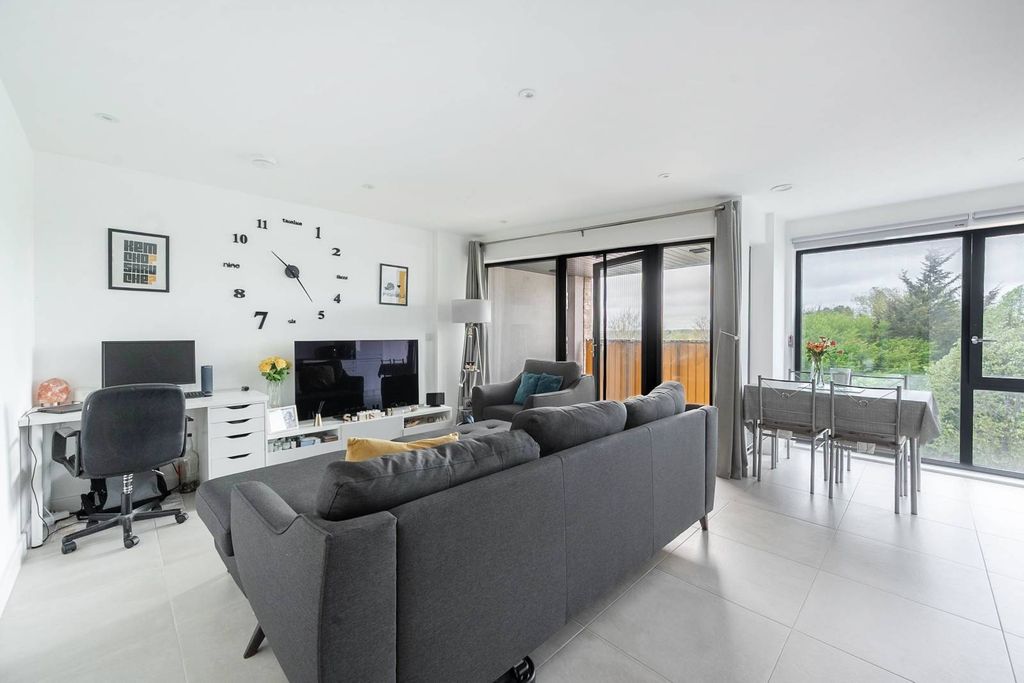 Property photo 2 of 11