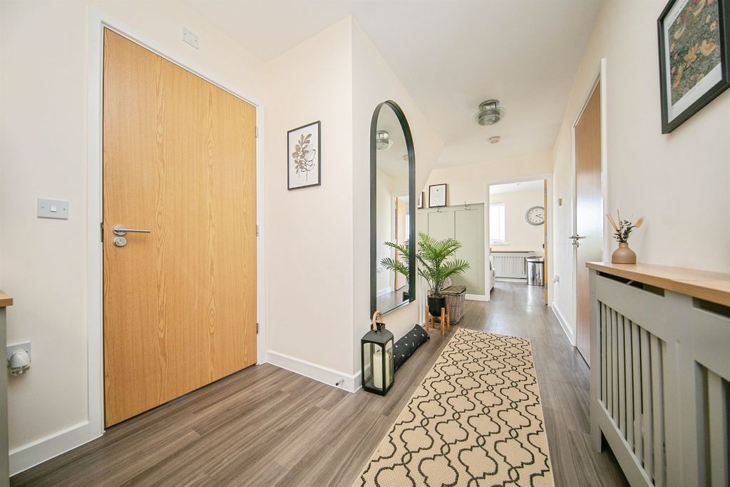 Property photo 2 of 29