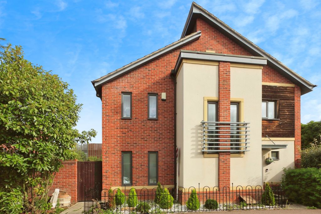 Property photo 1 of 17