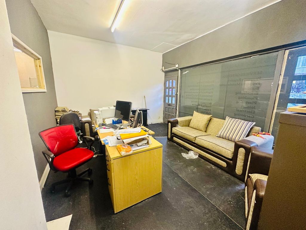 Property photo 2 of 6 Gallery