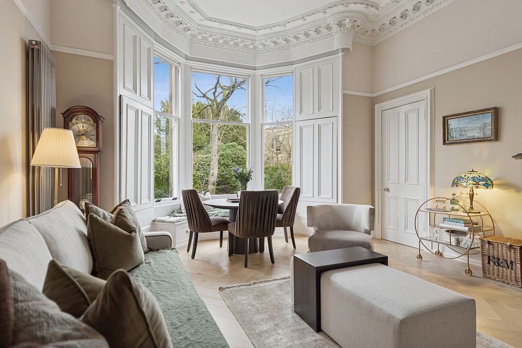 Property photo 2 of 34