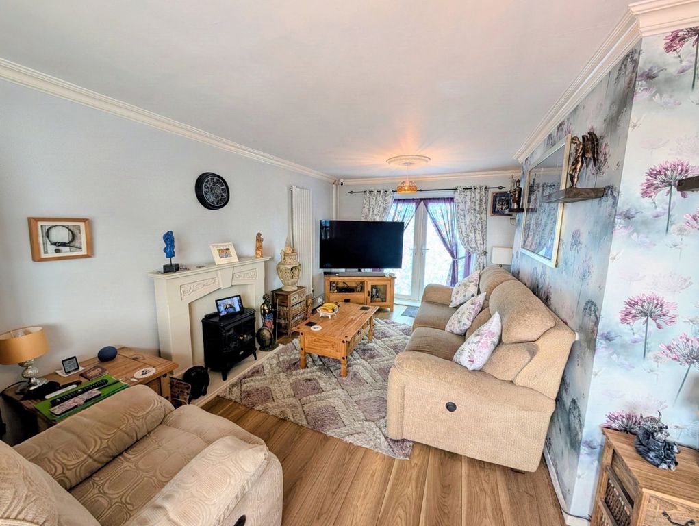 Property photo 3 of 14 Living Room