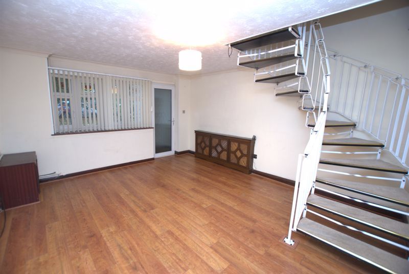 Property photo 2 of 8 Photo 9