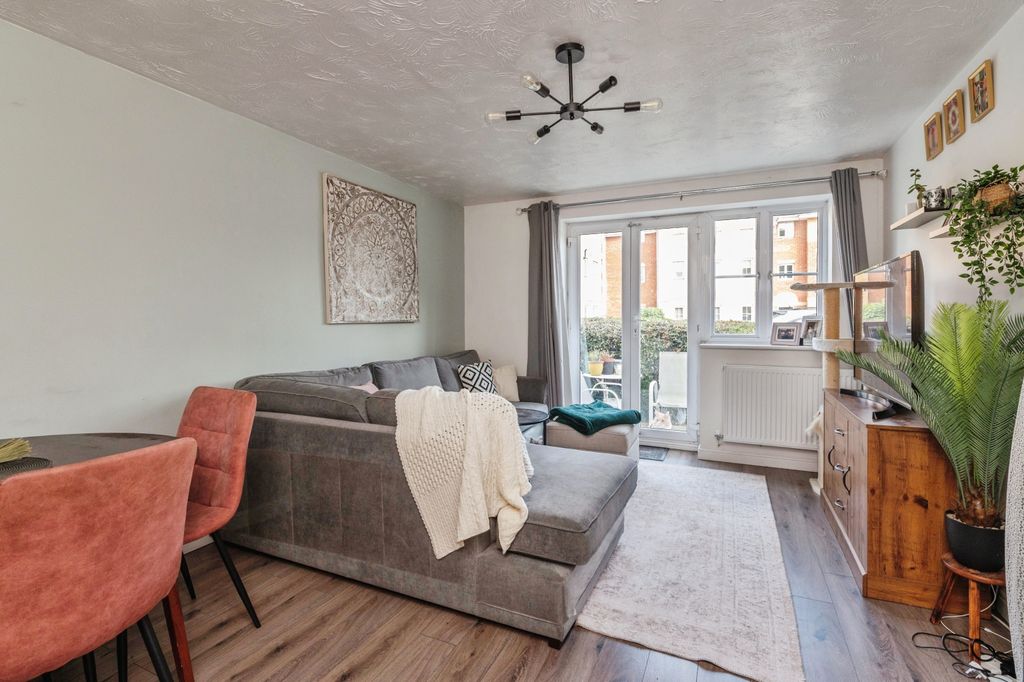 Property photo 3 of 15