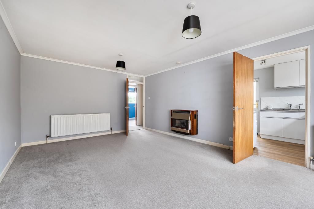 Property photo 3 of 20 Living Room