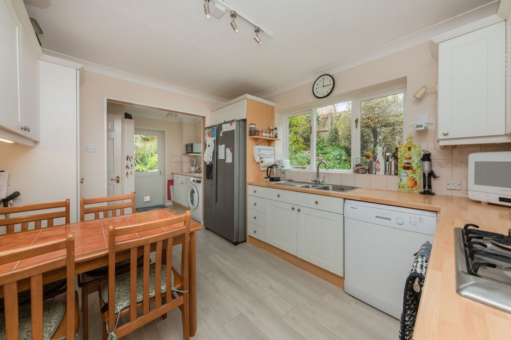 Property photo 3 of 19