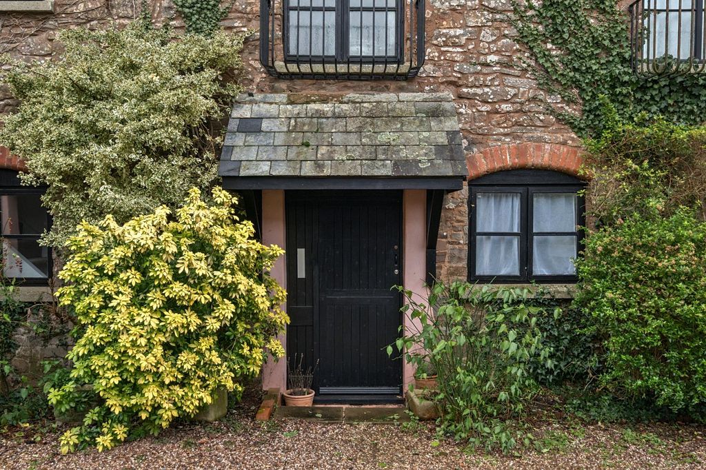 Property photo 2 of 15 Butterleigh, Seddons