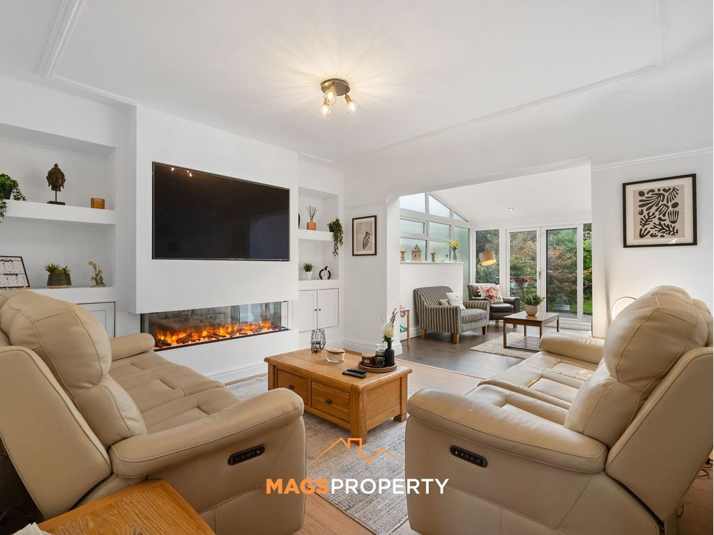 Property photo 3 of 44