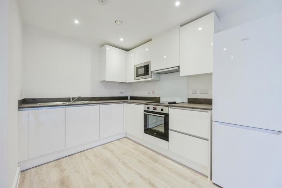 Property photo 3 of 8 Bathroom