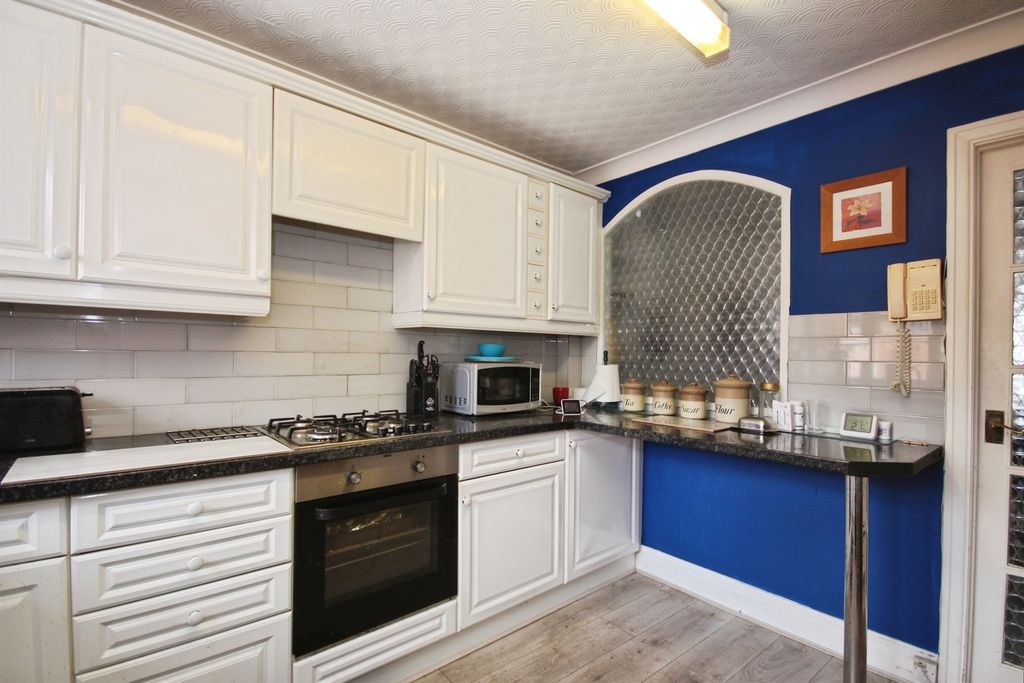 Property photo 3 of 17