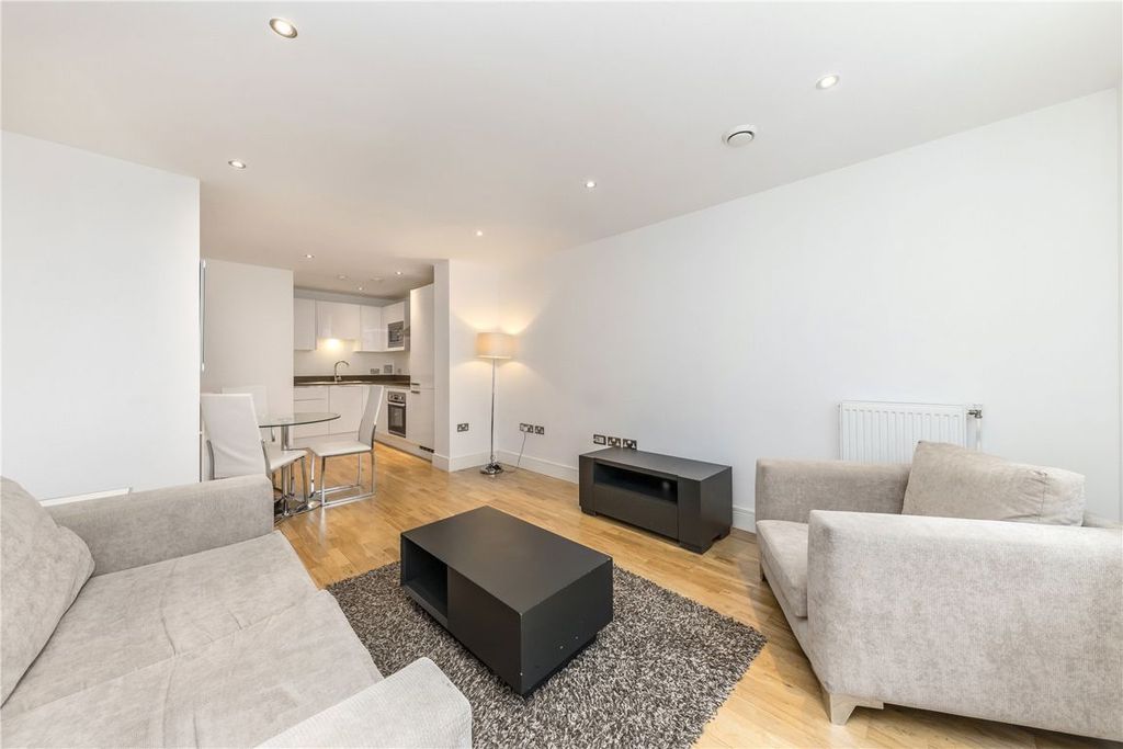 Property photo 2 of 11