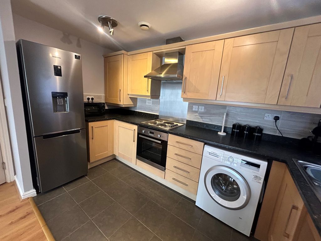 Property photo 3 of 6