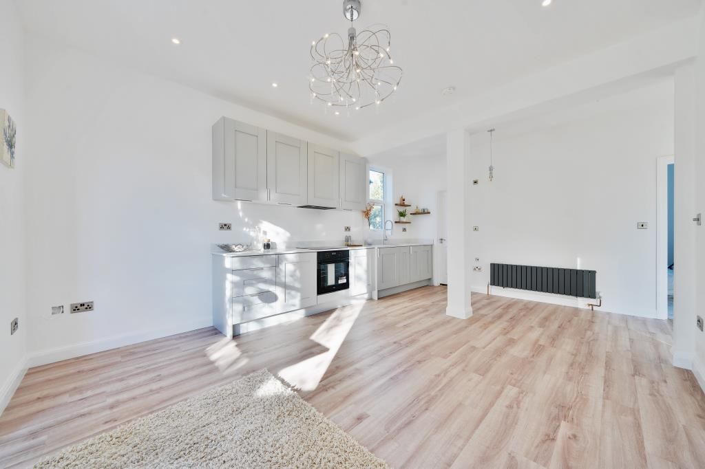 Property photo 1 of 10 Kitchen