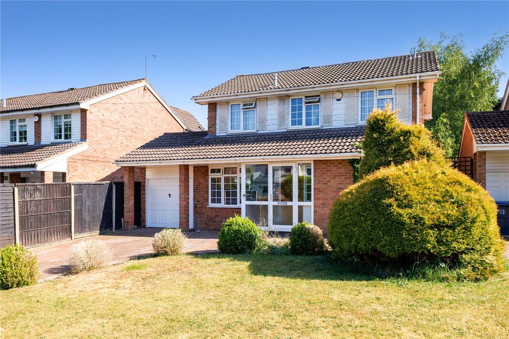 Property photo 1 of 14 Grove Wood Hill