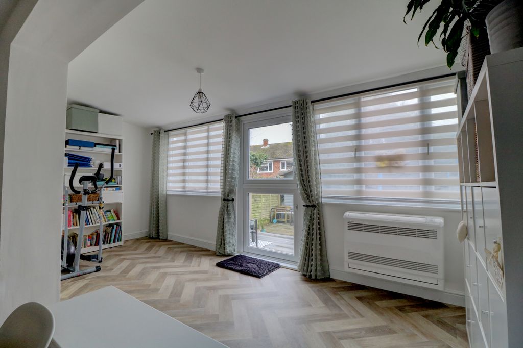 Property photo 3 of 19 Garden Room