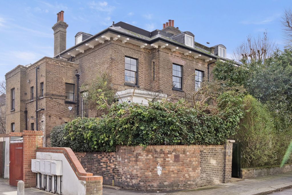 Property photo 2 of 22