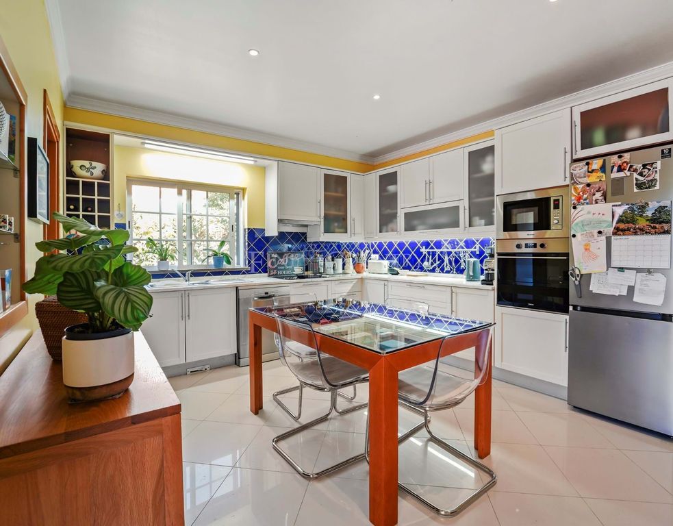 Property photo 3 of 30