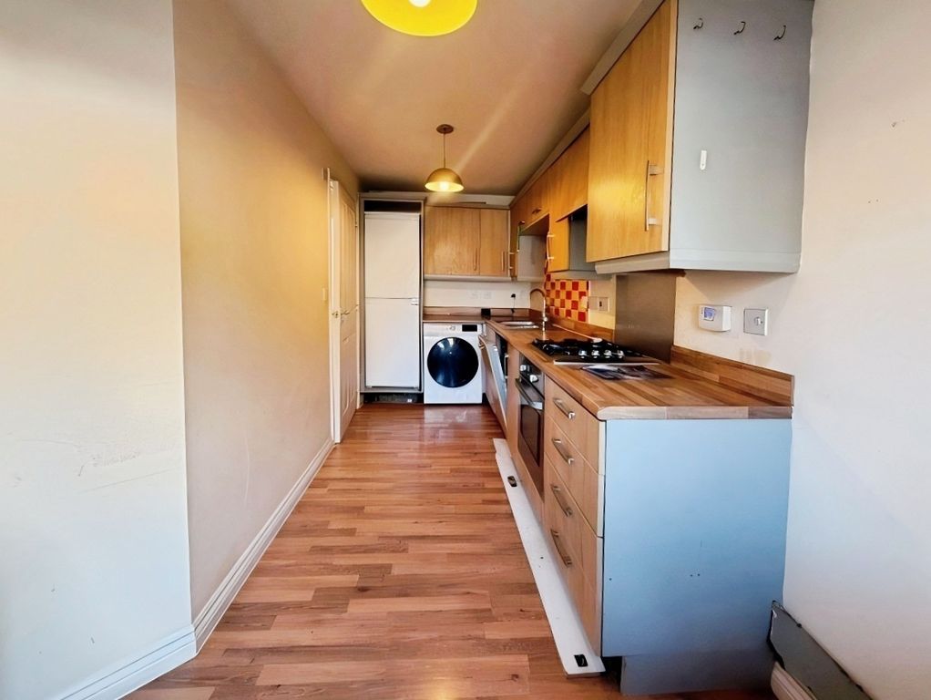 Property photo 3 of 18 Kitchen