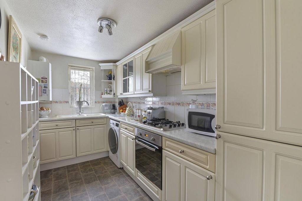 Property photo 3 of 10 4Sturmerct07.Jpg