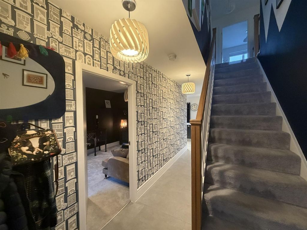 Additional image 7 of 5 bed property for saleButtercup Drive, Daventry NN11
