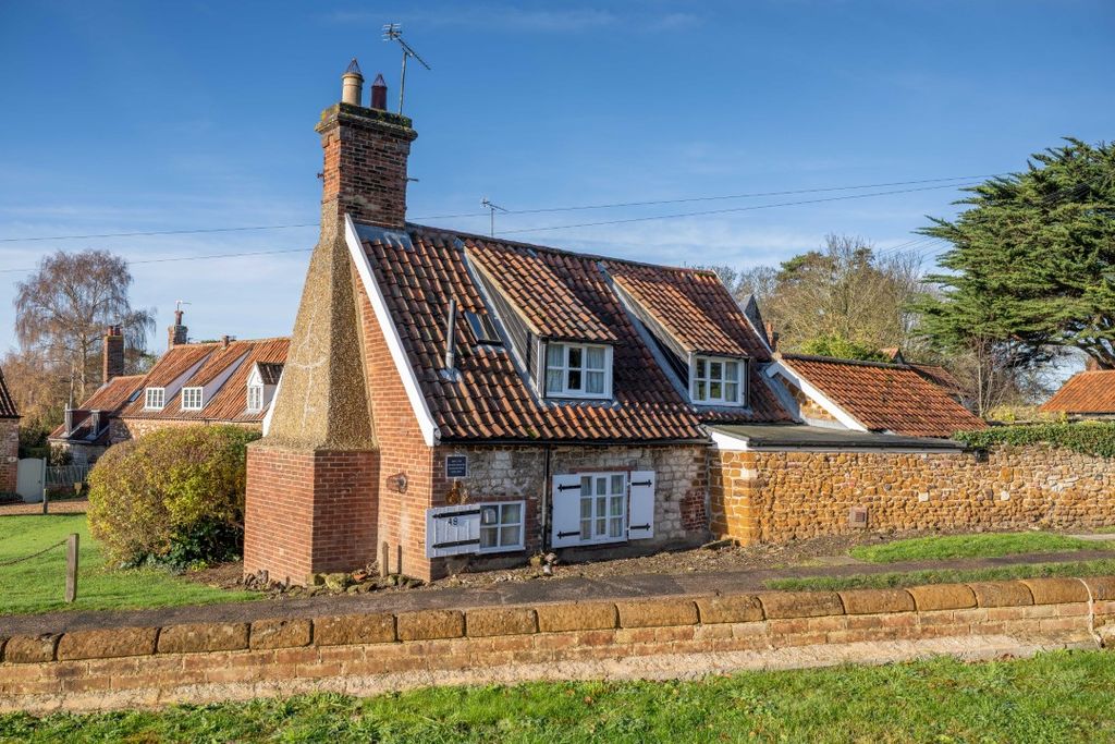 Property photo 2 of 31