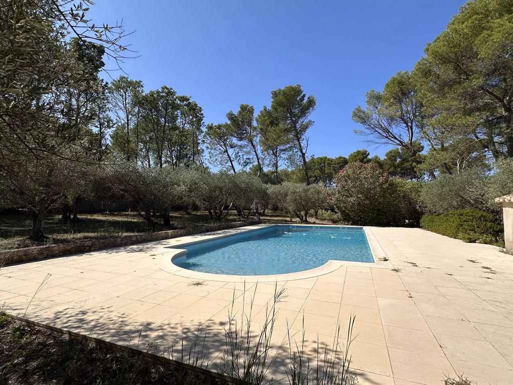 Property photo 3 of 38