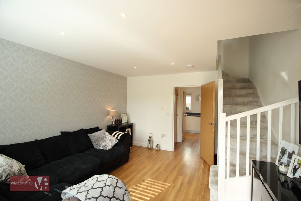 Property photo 2 of 12 Photo 7