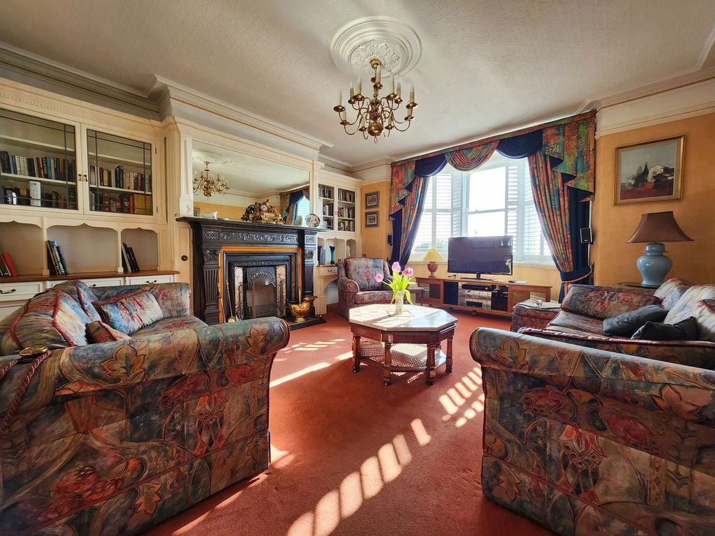 Property photo 2 of 26