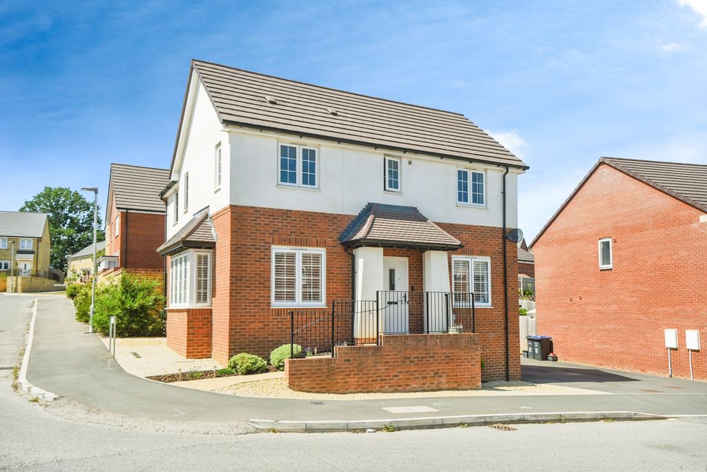 Property photo 1 of 24