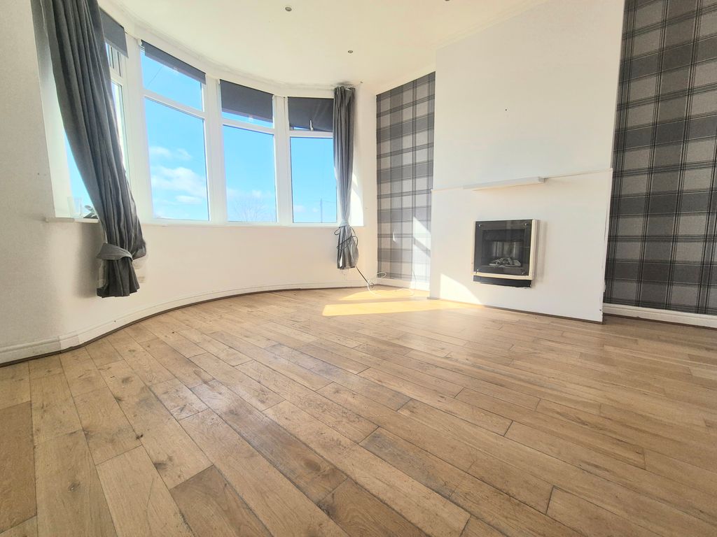 Property photo 3 of 12 Image