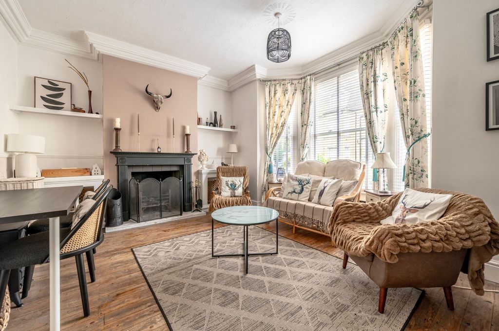 Property photo 3 of 21