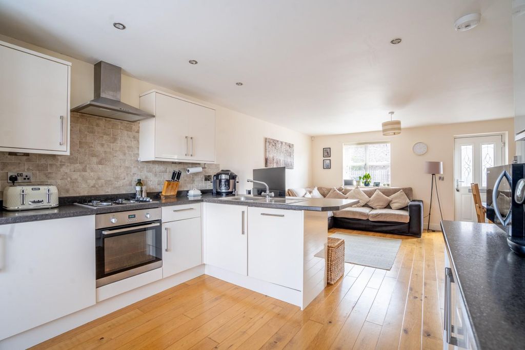 Property photo 3 of 15 Hbc-12.Jpg