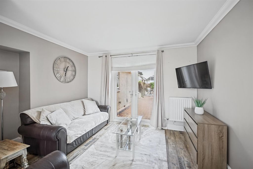 Property photo 2 of 28 Sidehead Road-14.Jpg