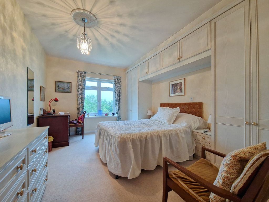 Additional image 13 of 2 bed flat for sale29 Oaklands Manor, St Saviour JE2