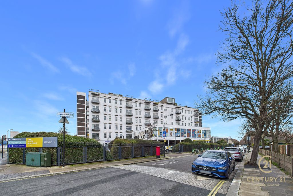 Property photo 2 of 31