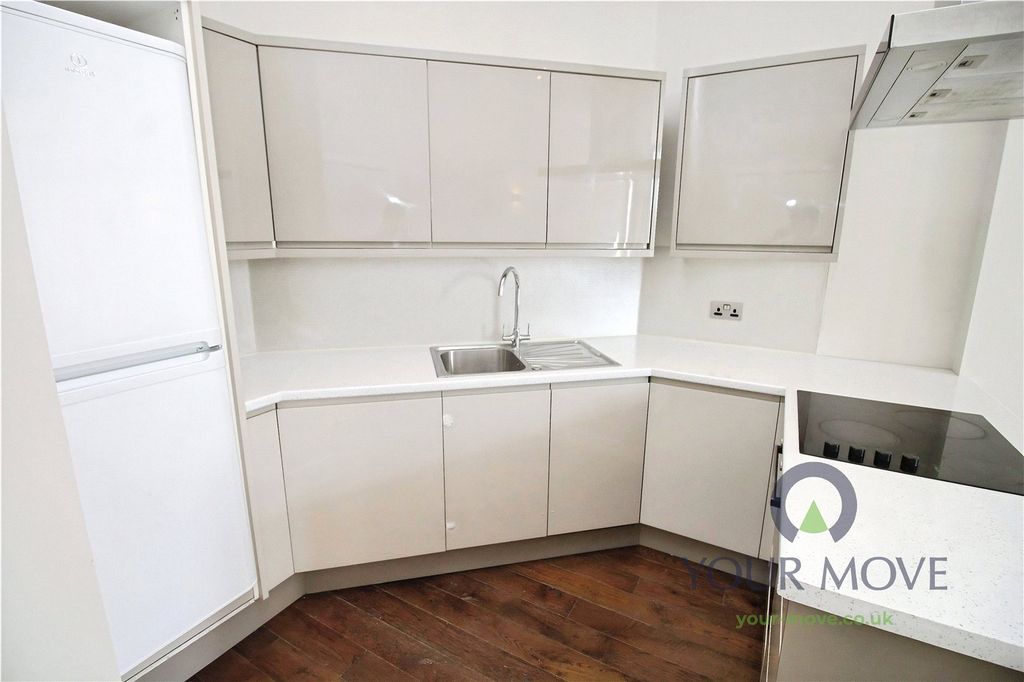 Property photo 2 of 11 Kitchen/Lounge