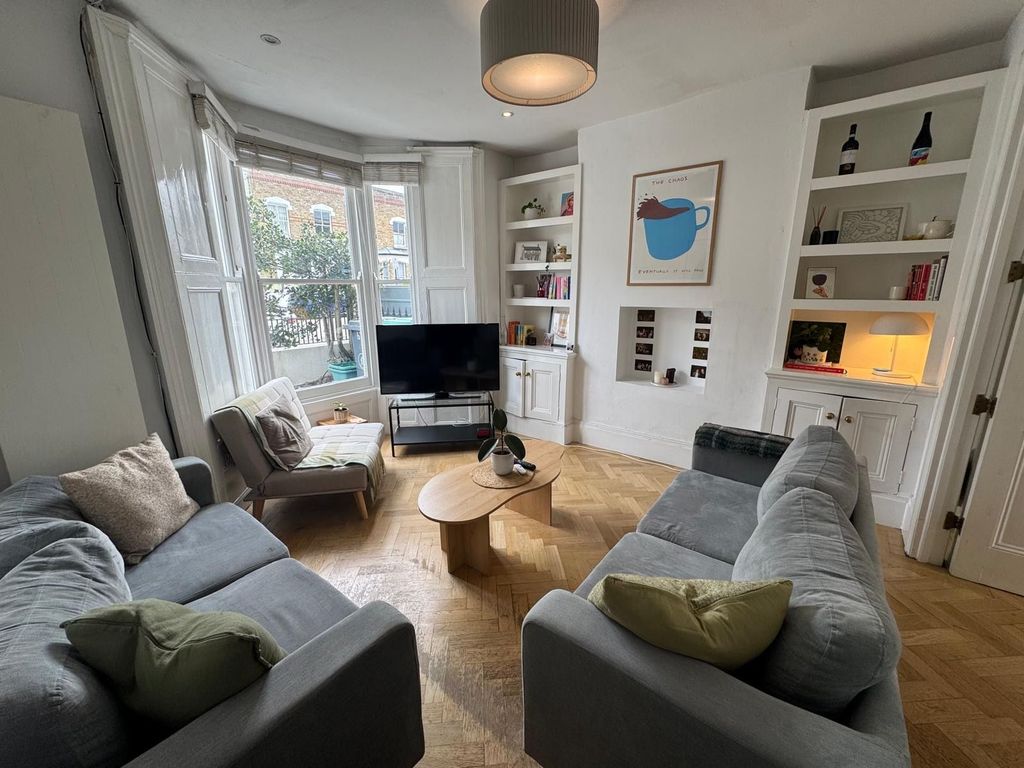 Property photo 2 of 28