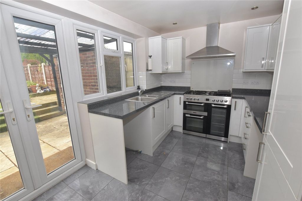 Property photo 3 of 10 Picture No. 02