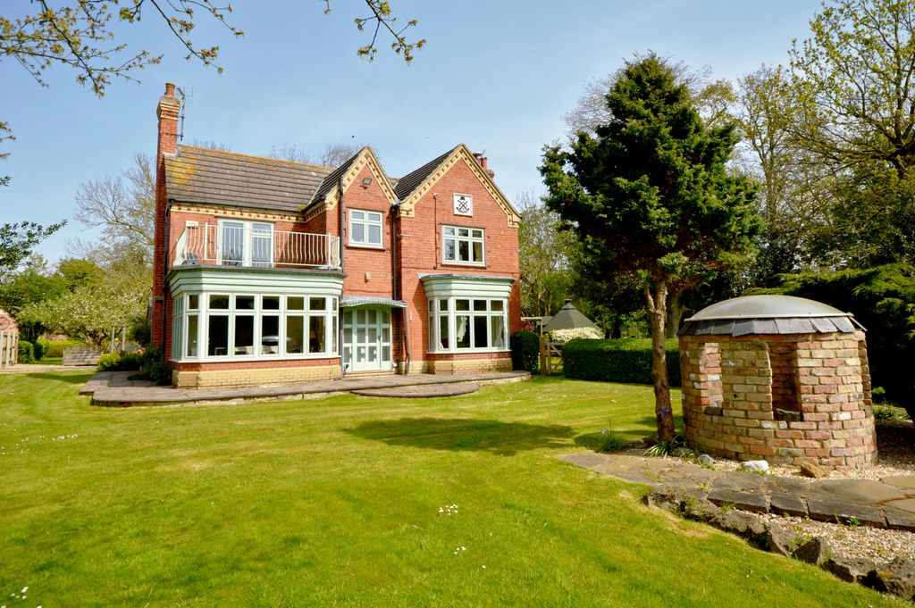 Property photo 1 of 45