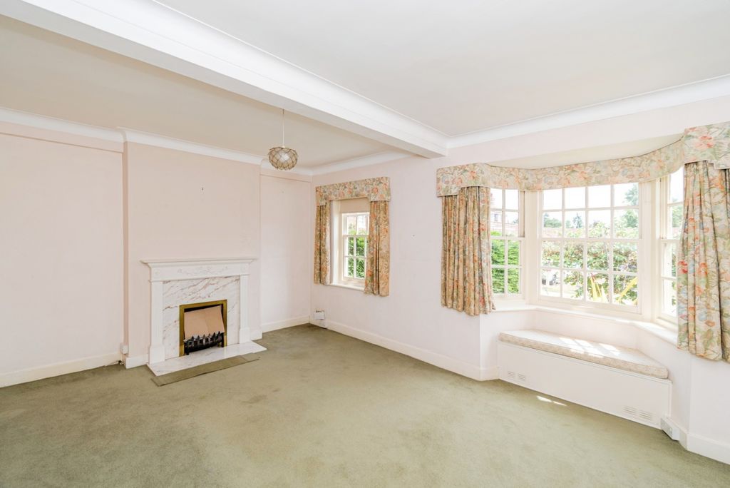 Property photo 2 of 16 Photo