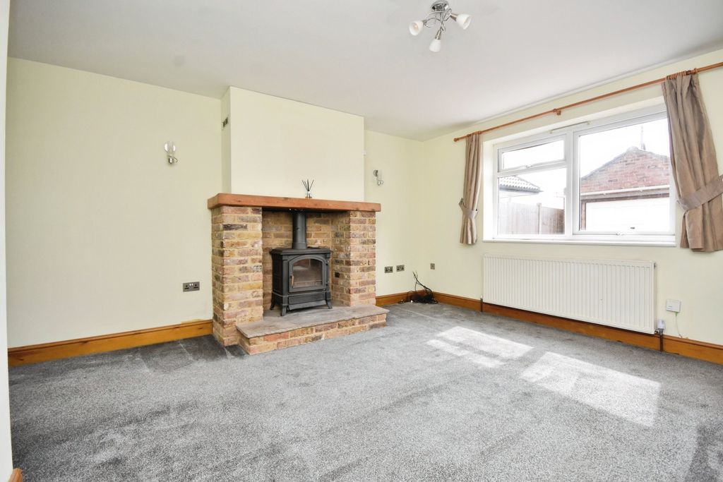 Property photo 3 of 28