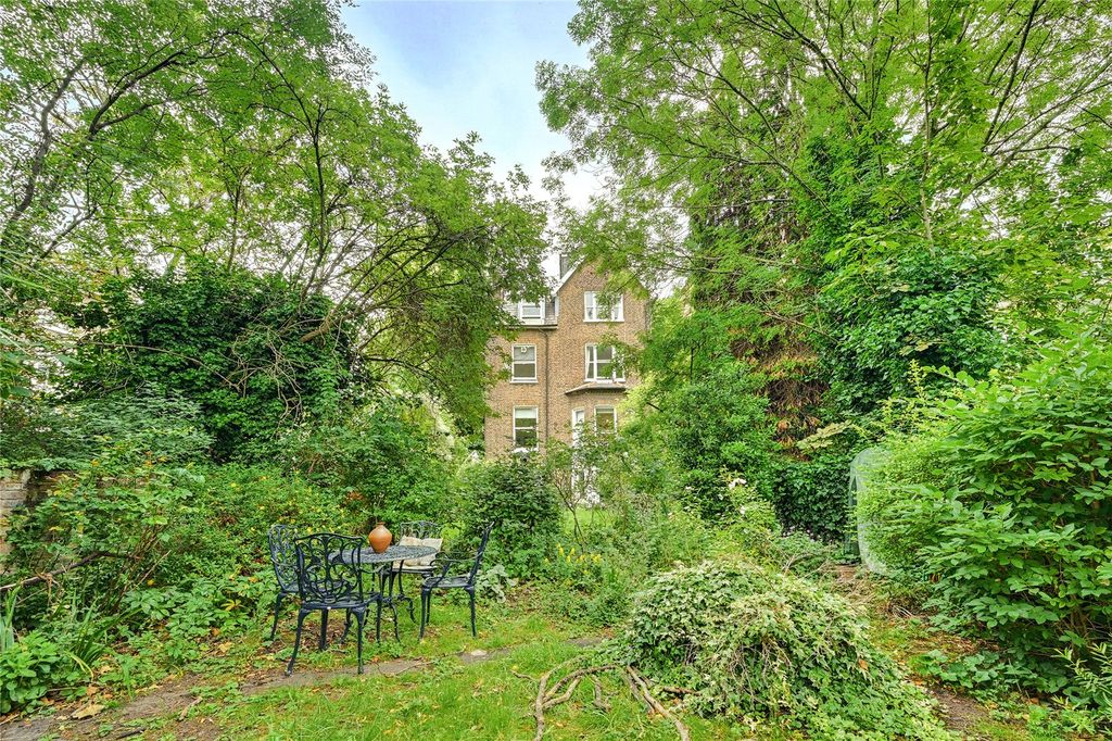 Property photo 3 of 13 Garden