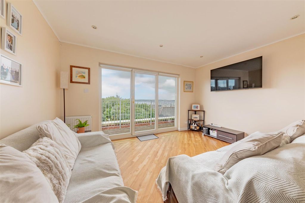 Property photo 2 of 18 25 Lilybank Mews Dundee-5.Jpg