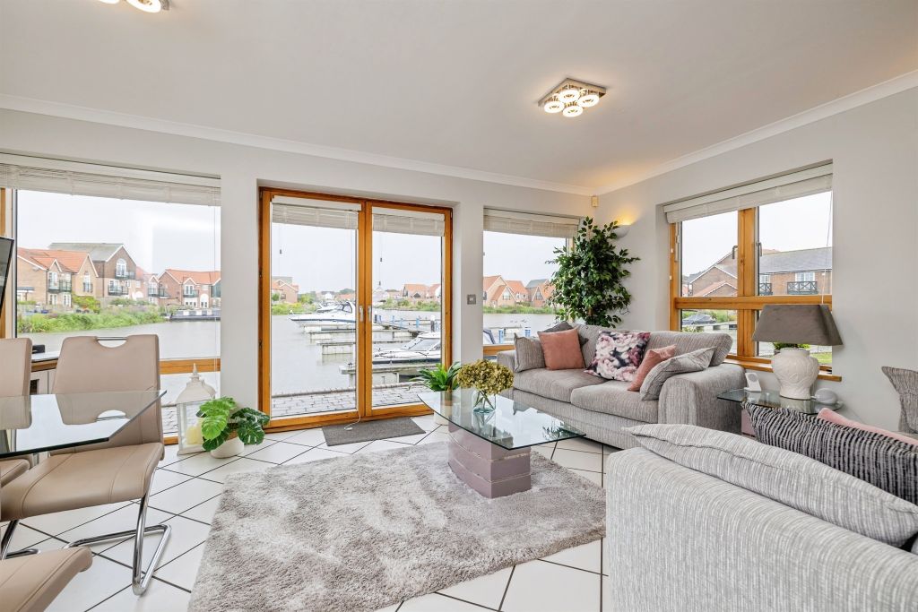 Additional image 5 of 2 bed flat for saleMarine Approach, Burton Waters, Lincoln LN1