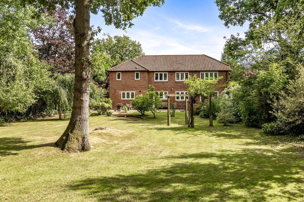 Property photo 2 of 32