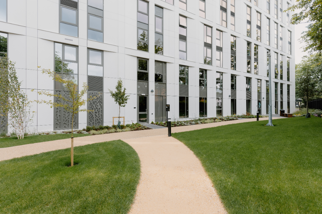 Property photo 2 of 20